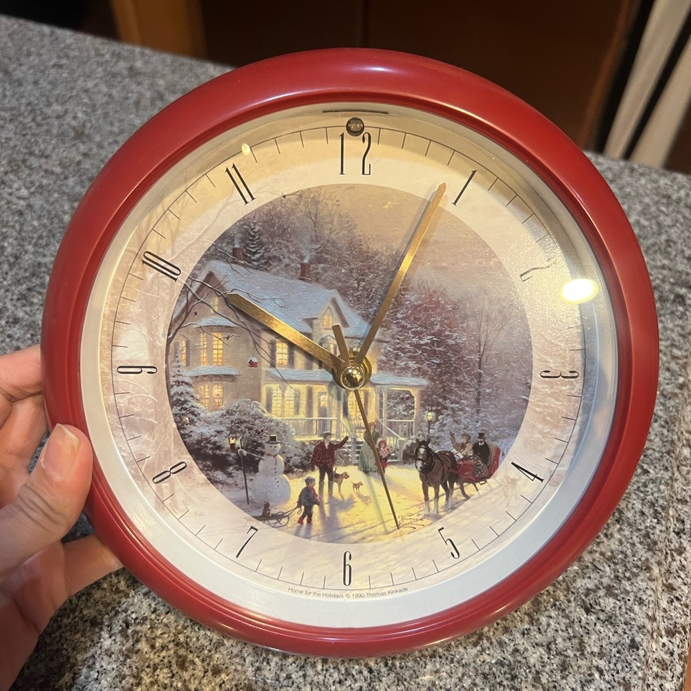 Thomas Kinkade clock round 8” home for the holidays